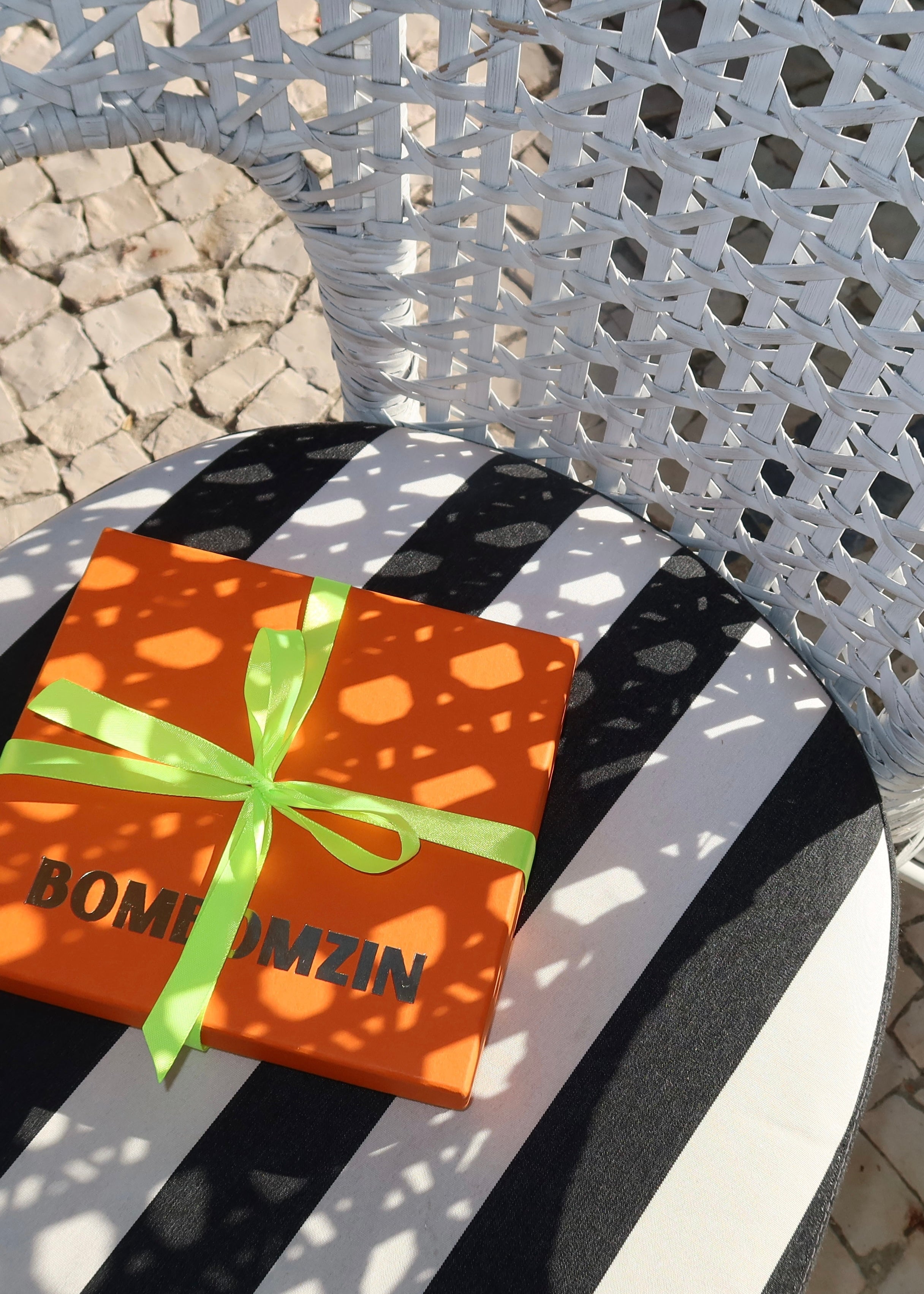 ORANGE SIGNATURE BOX