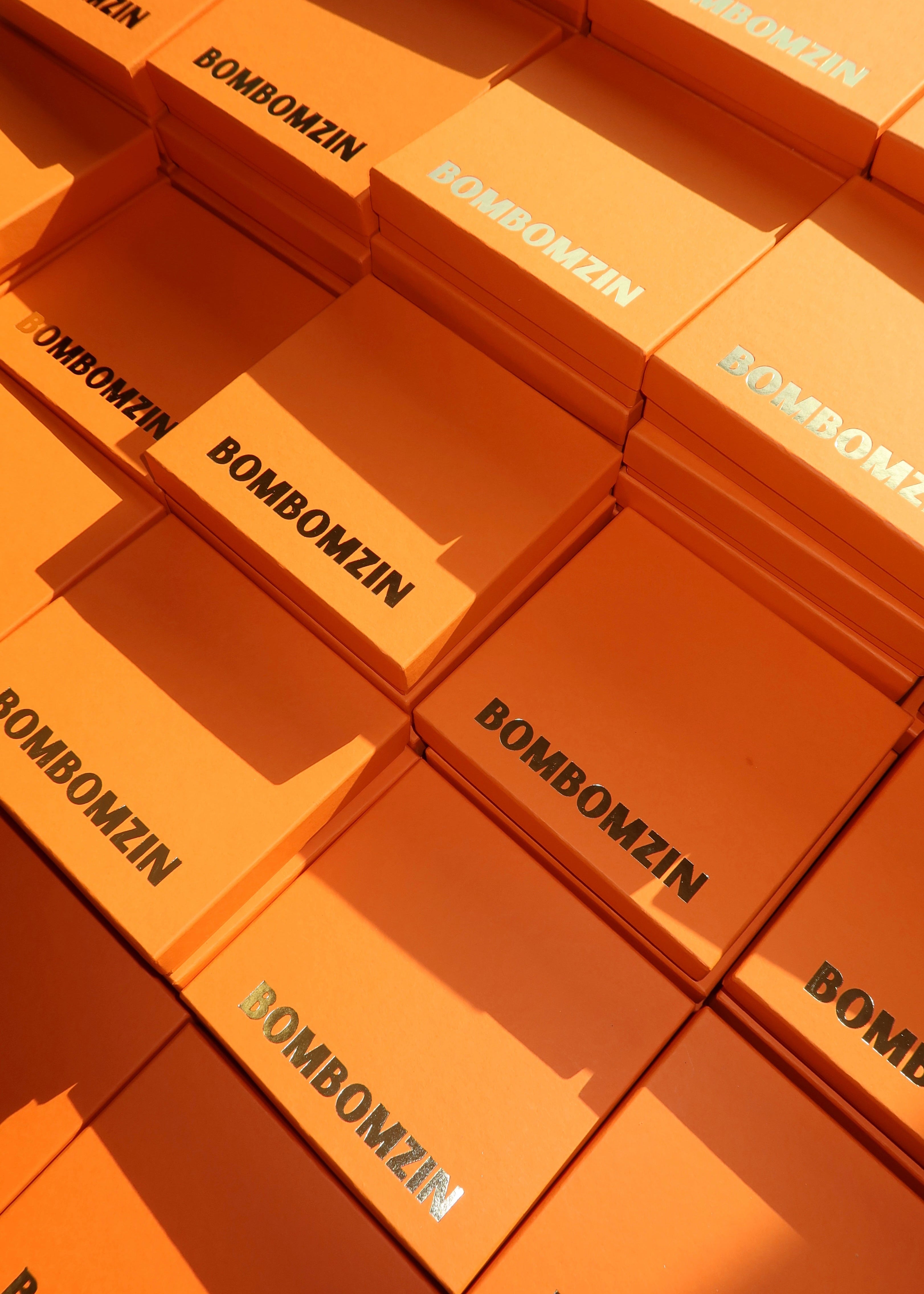 ORANGE SIGNATURE BOX